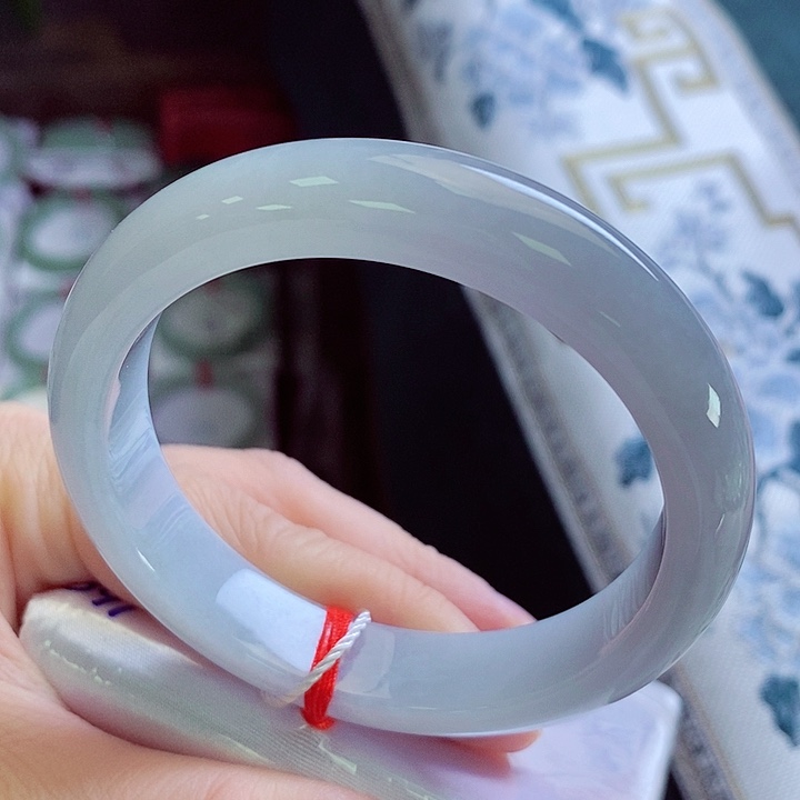 翡翠未镶嵌手镯56冰润天空蓝