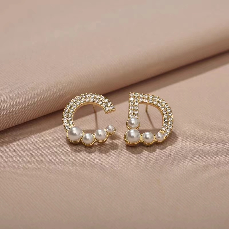 【143】新品耳钉女新款潮耳环感轻奢字母银针耳饰气质耳坠