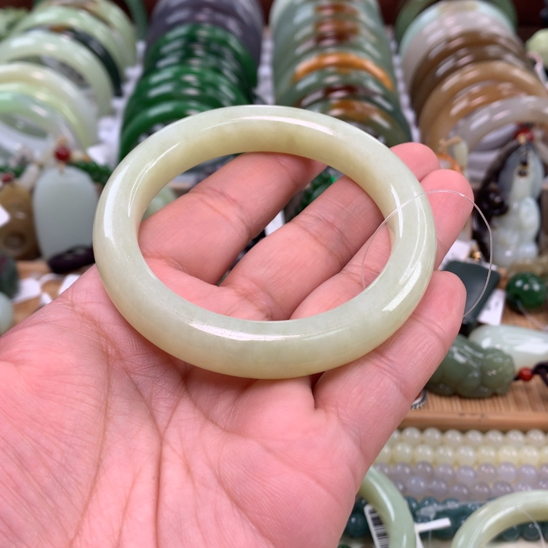 和田玉未镶嵌手镯56_57口径