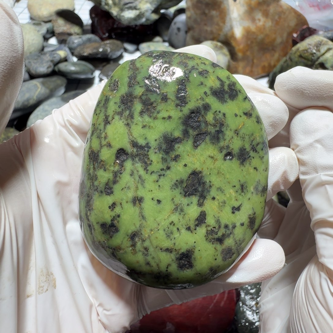 坐***时蛇纹石玉未镶嵌西藏藏玉药王石