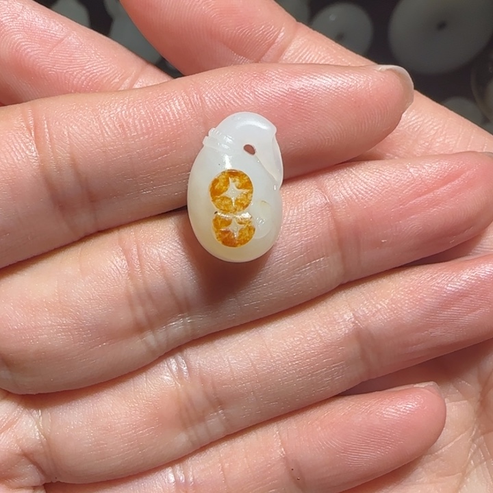 和田玉颈饰未镶嵌明*川