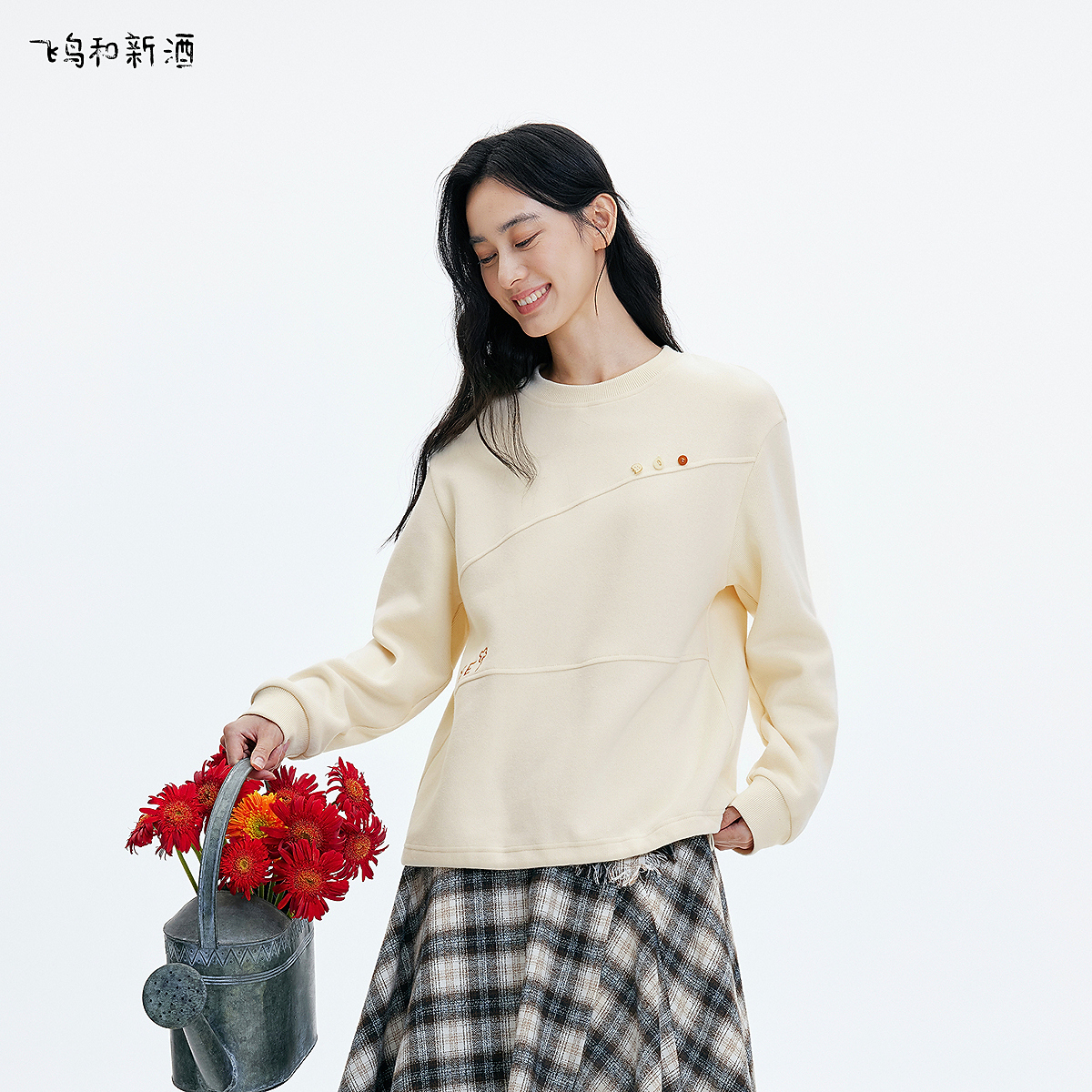 【收官价】飞鸟和新酒刺绣白色套头圆领卫衣女冬季上衣FD57101025