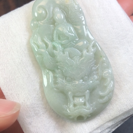 翡翠未镶嵌颈饰缅甸A货，每天下午1点半开播