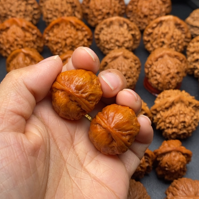 【闪购商品】文玩核桃把件锦鲤