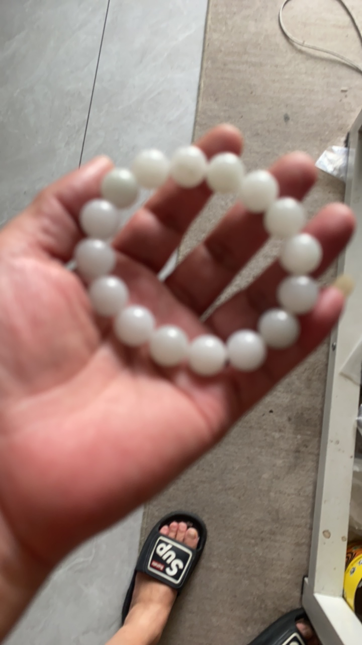 翡翠手串约13mm至14mm单圈