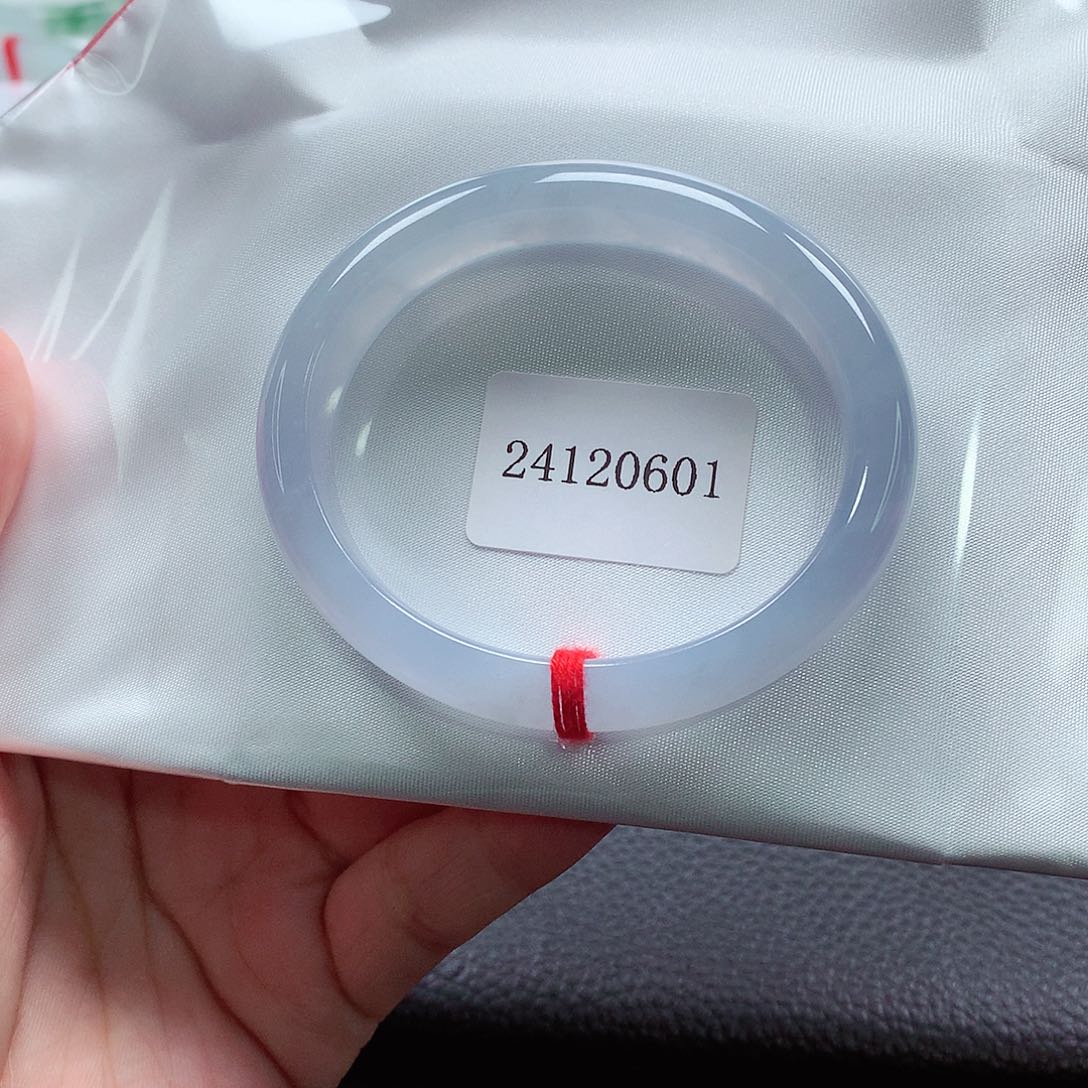 翡翠手镯（贵妃镯）未镶嵌天然A货翡翠手镯  冰蓝紫