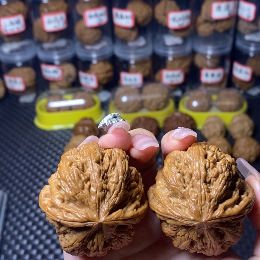 文玩核桃吊坠大粗筋肚子50边48