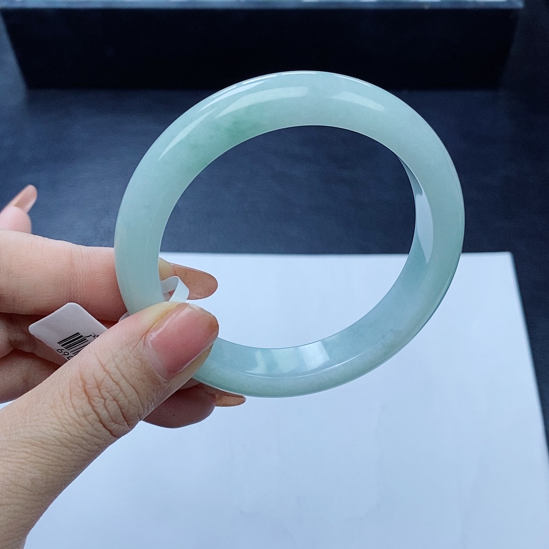 翡翠手镯未镶嵌58圈口