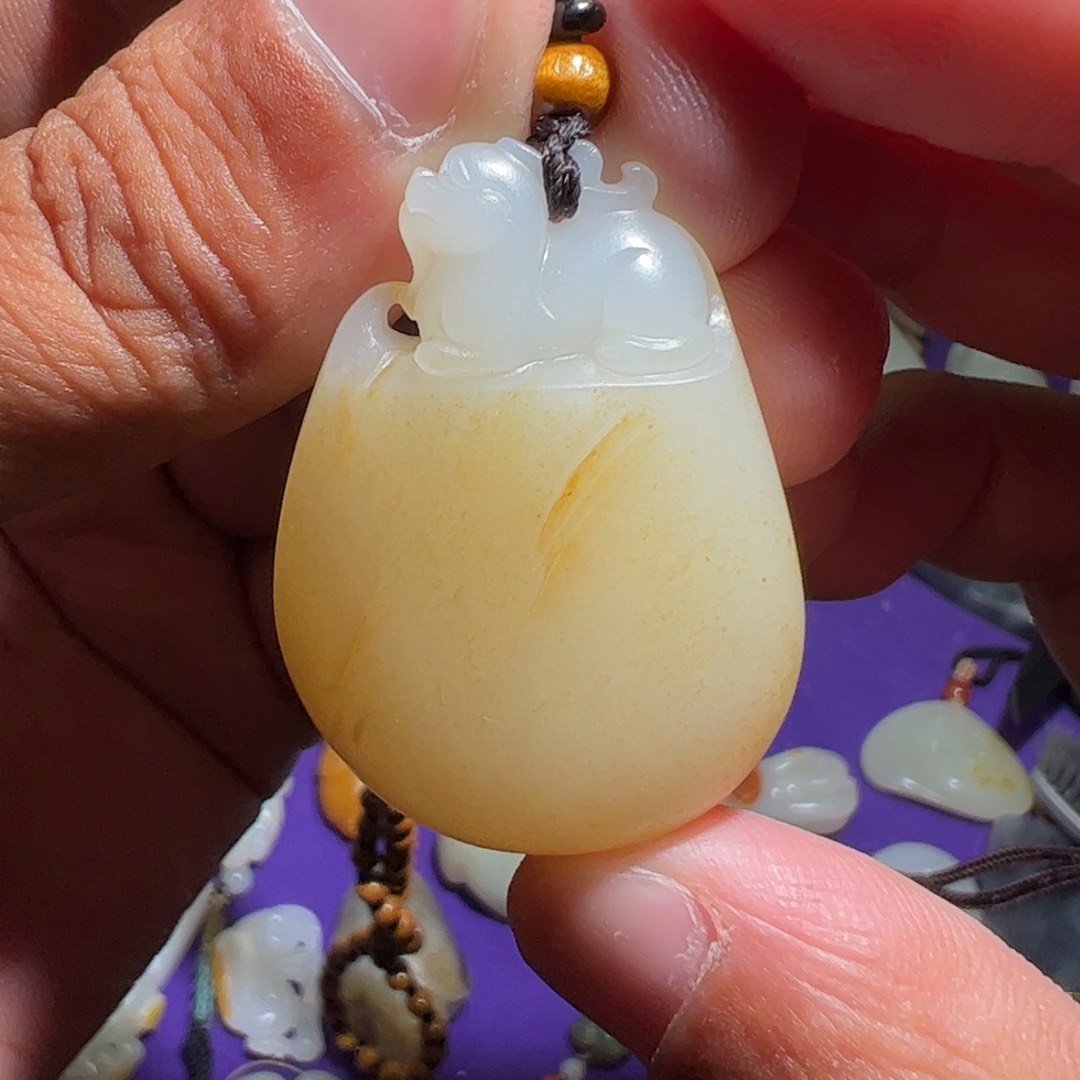 和田玉颈饰未镶嵌