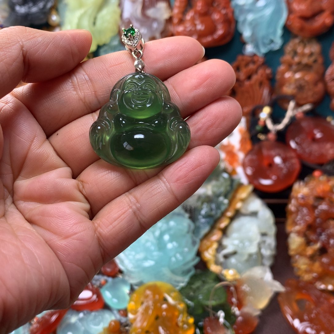 蛇纹石玉挂坠未镶嵌