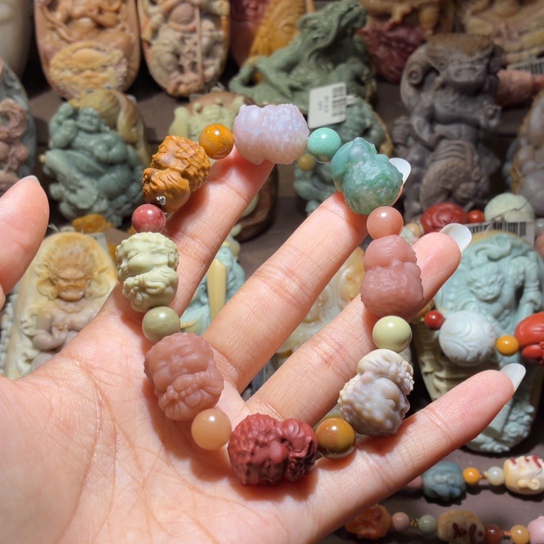 释***然石英质玉未镶嵌手串