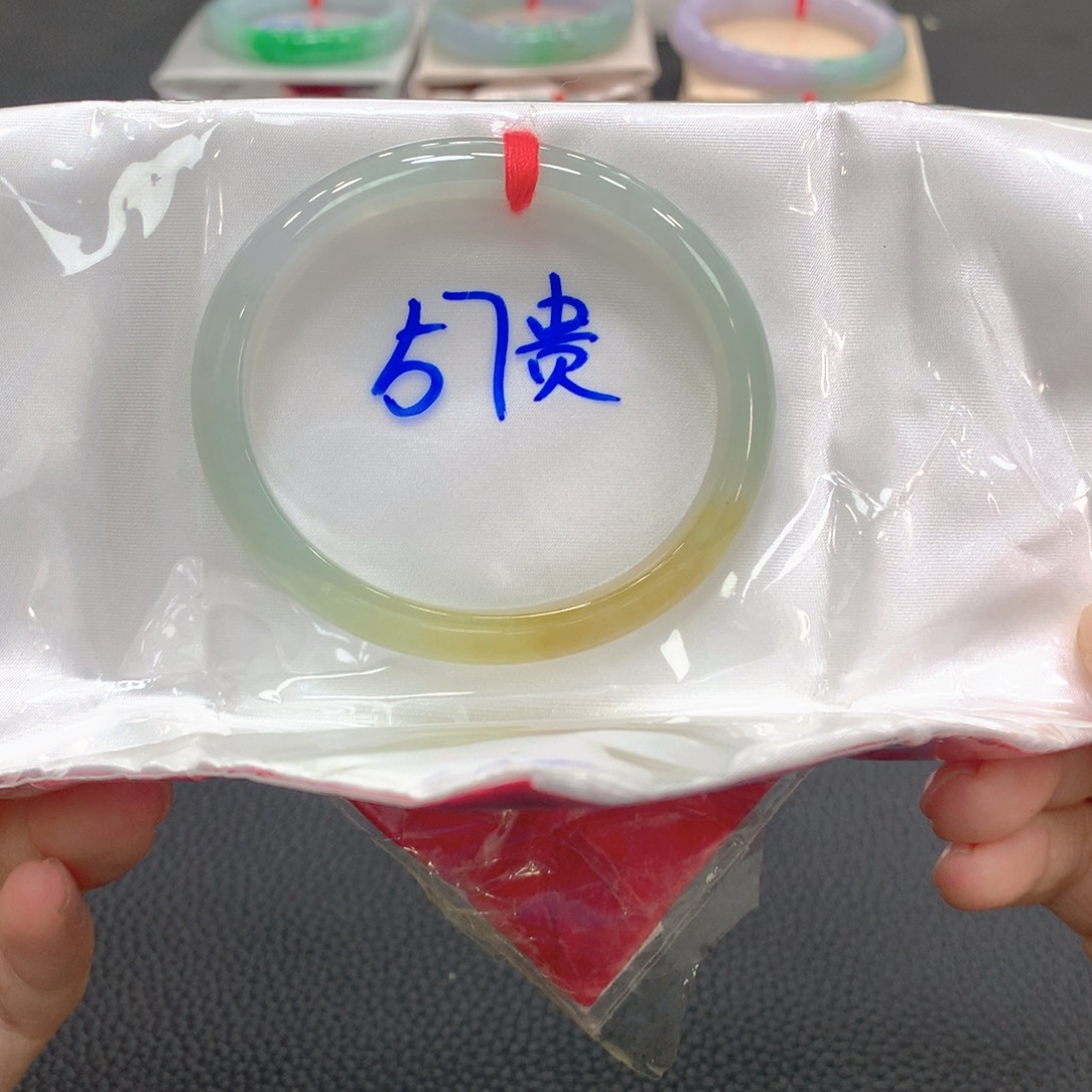 翡翠未镶嵌手镯翡翠