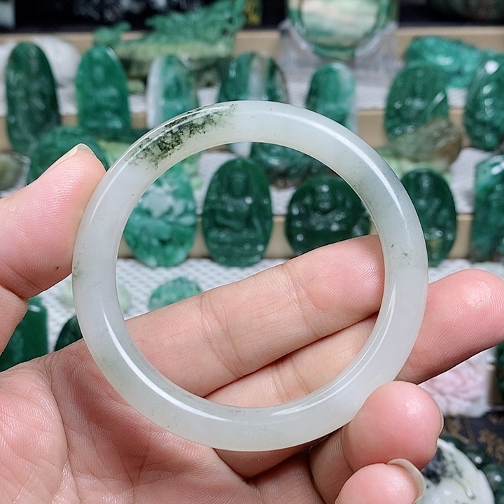 未镶嵌独山玉颈饰