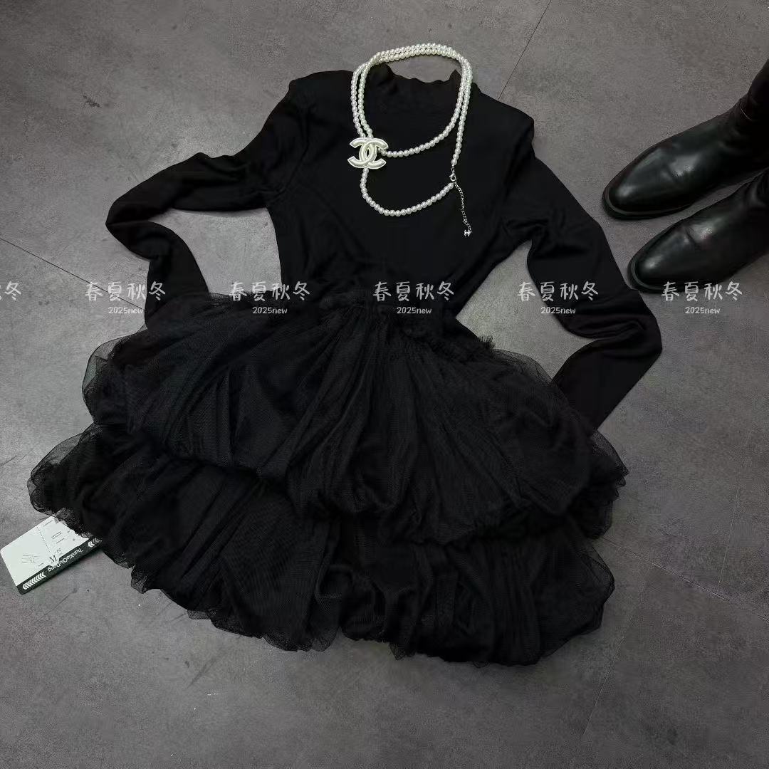 2025新款半高领连衣裙网纱蓬蓬裙春秋黑色短裙裙子常规时尚长袖