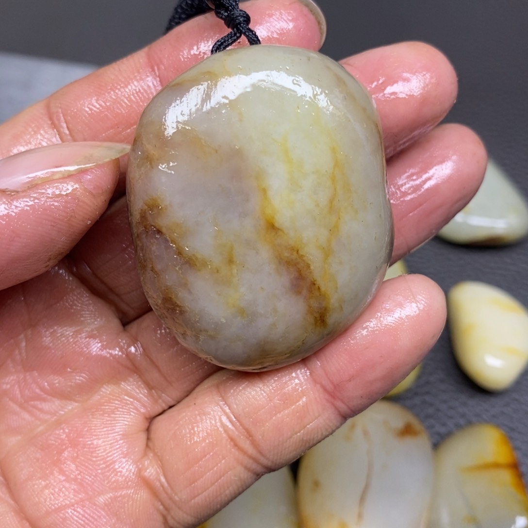 和田玉（糖玉）挂件未镶嵌