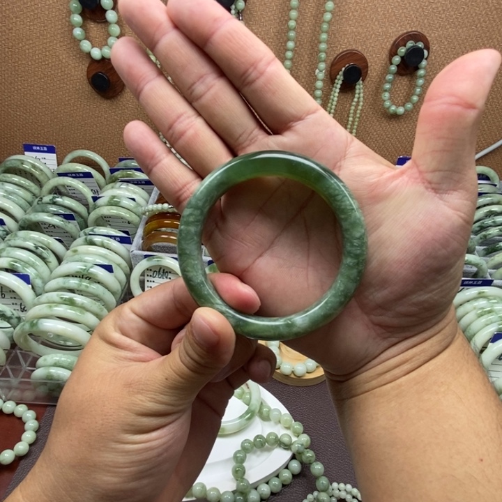 海***善蛇纹石玉未镶嵌手镯