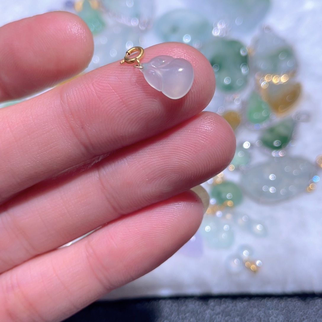 颈饰18K金镶嵌翡翠翡翠