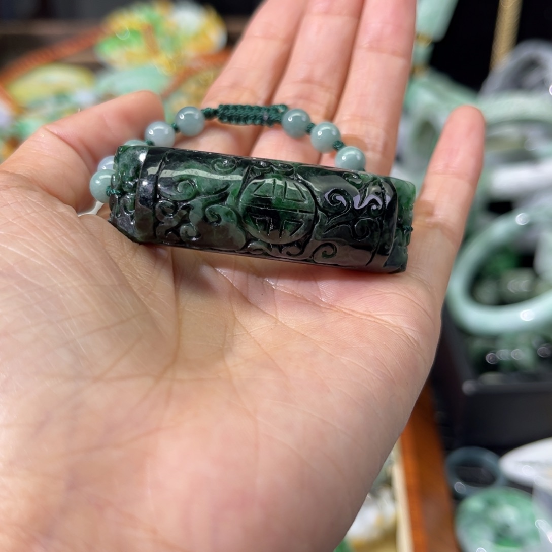 翡翠颈饰未镶嵌待编款