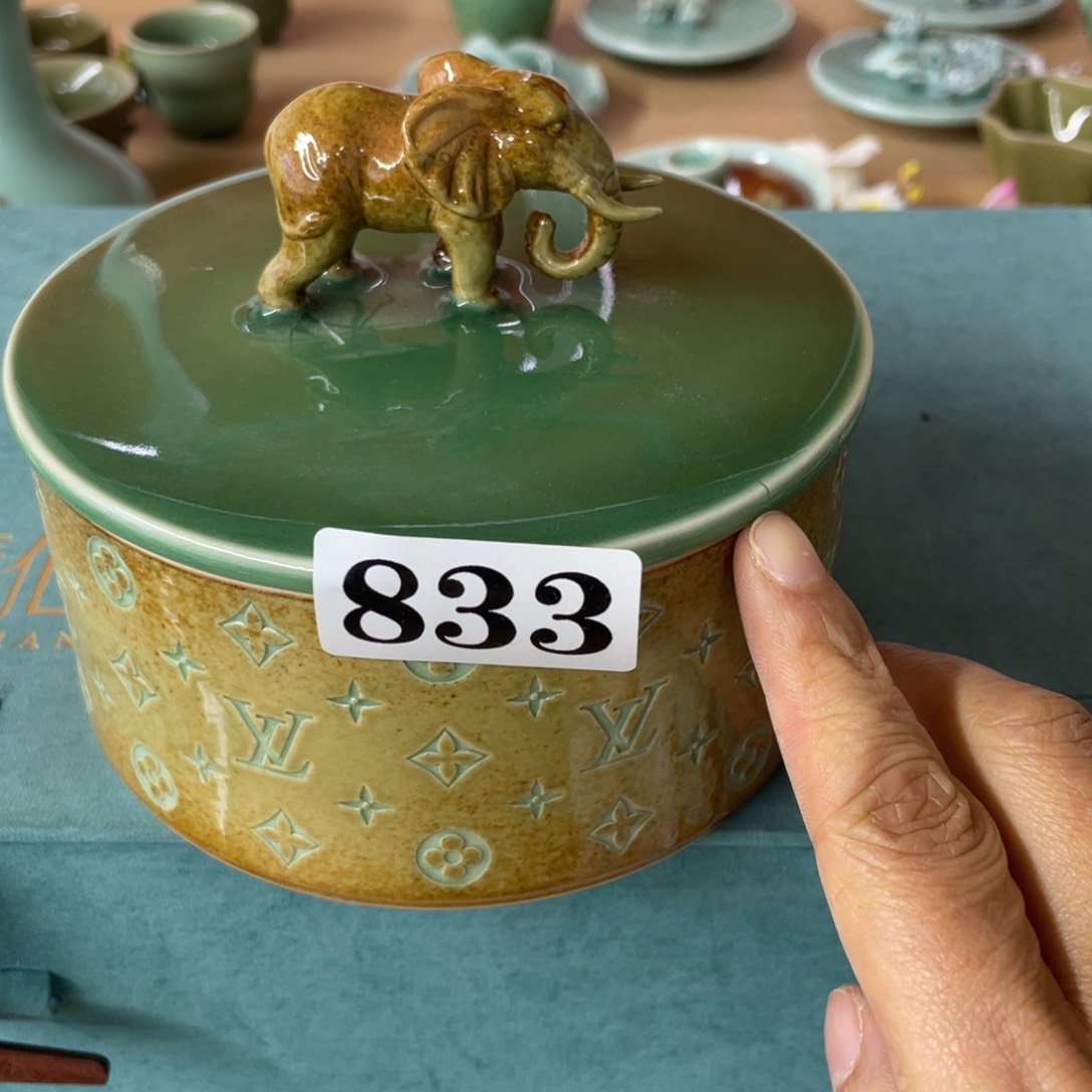 悦*微瑕特价青瓷青瓷