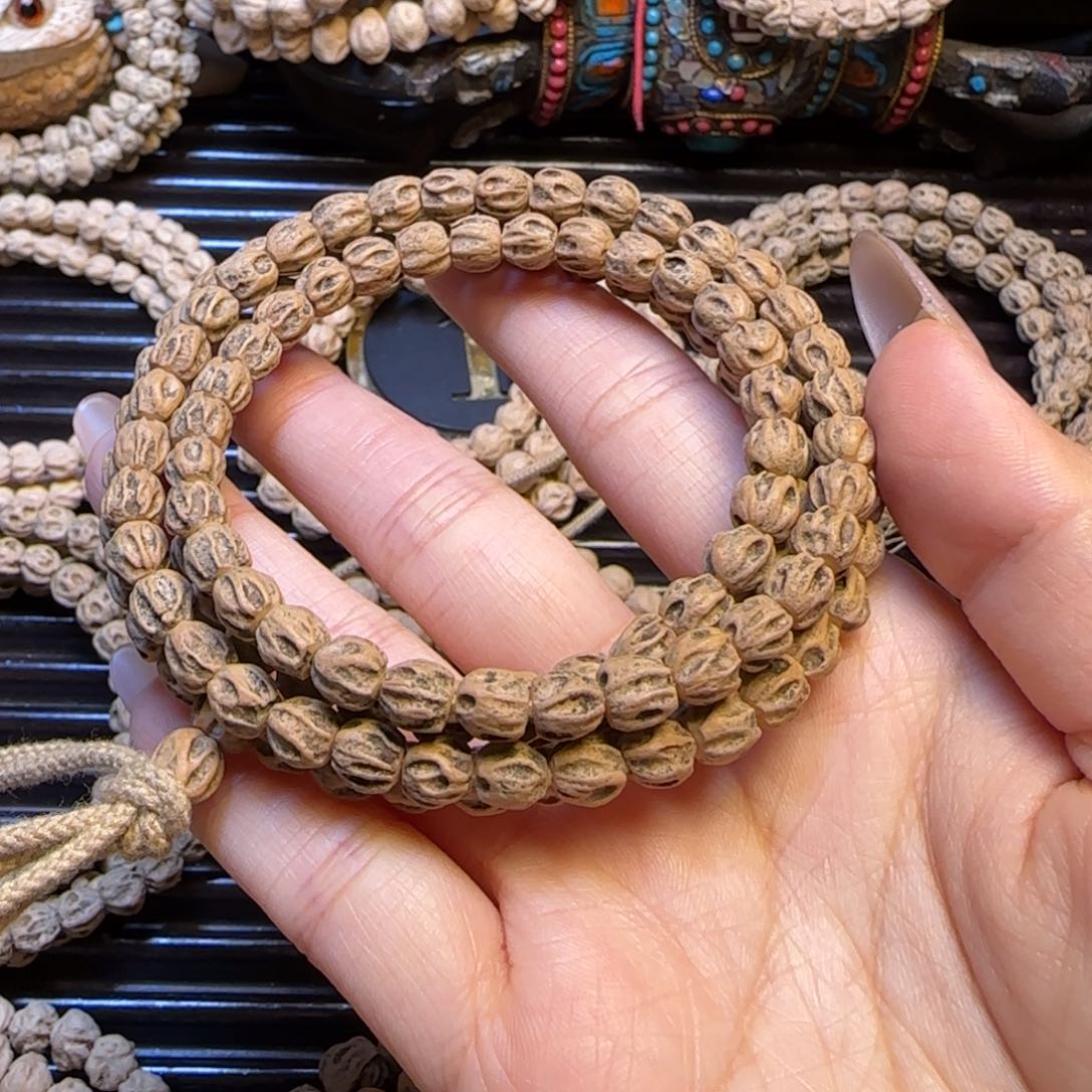 柏香籽/百香籽吊坠人****搏