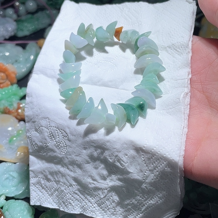 颈饰未镶嵌翡翠天