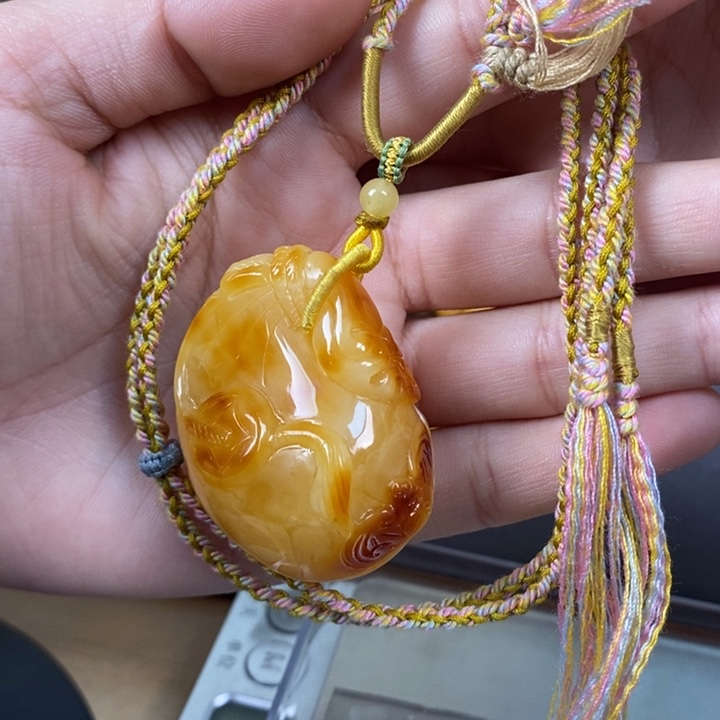 琥珀裸石未镶嵌钱袋子