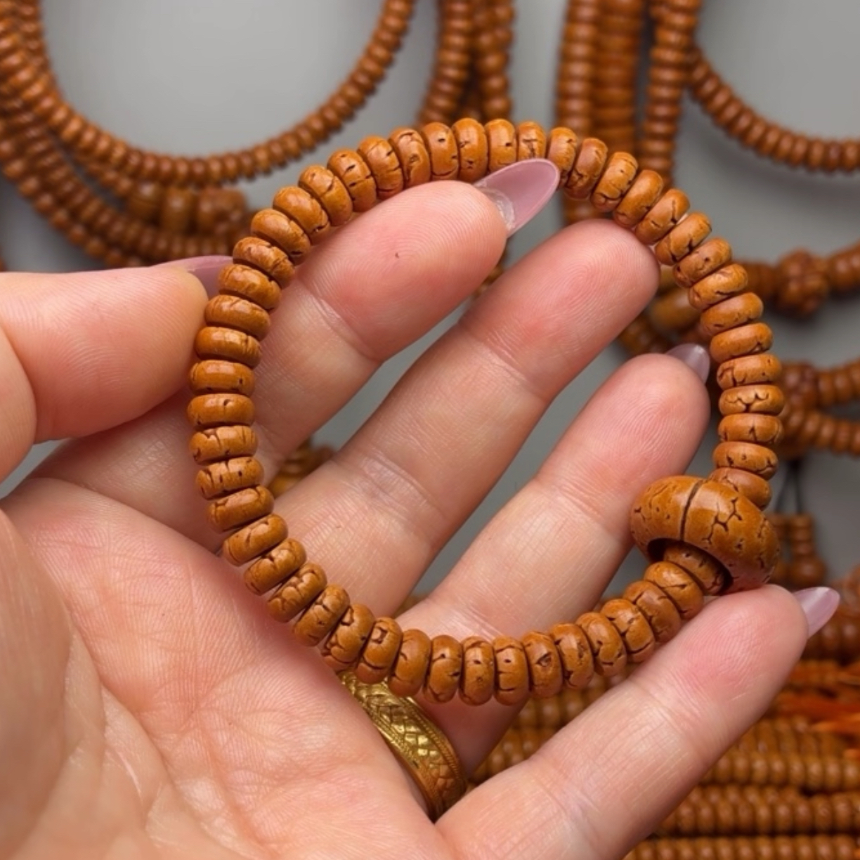 桃核手串实心核4×8（瑕疵品）