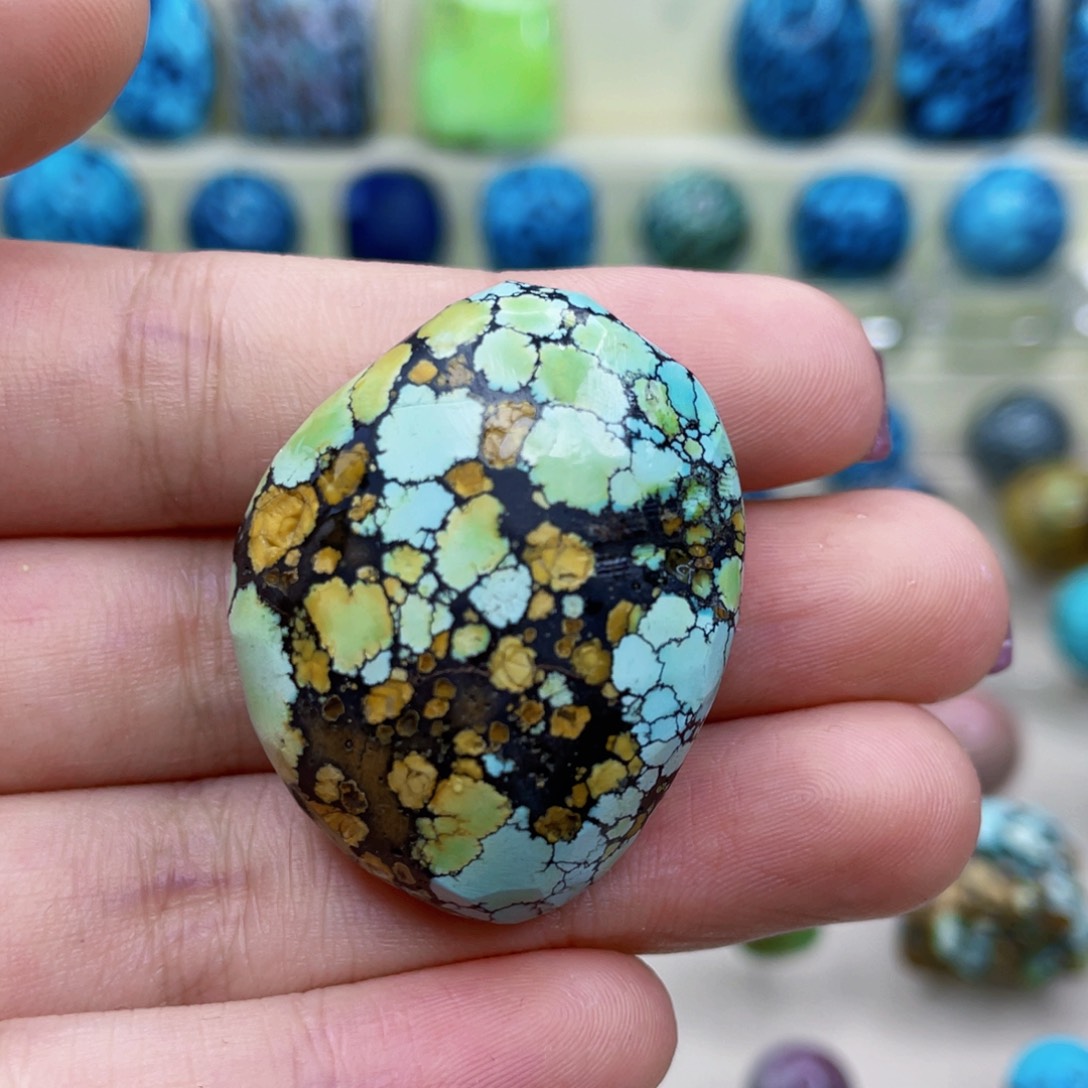 未镶嵌绿松石颈饰