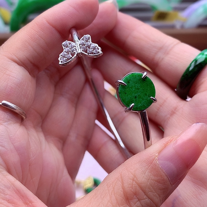 翡翠颈饰银S925镶嵌翡翠