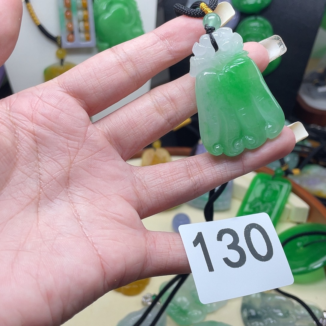 翡翠未镶嵌吊坠(赠链)