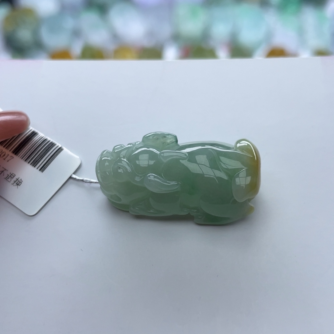 翡翠颈饰未镶嵌貔貅