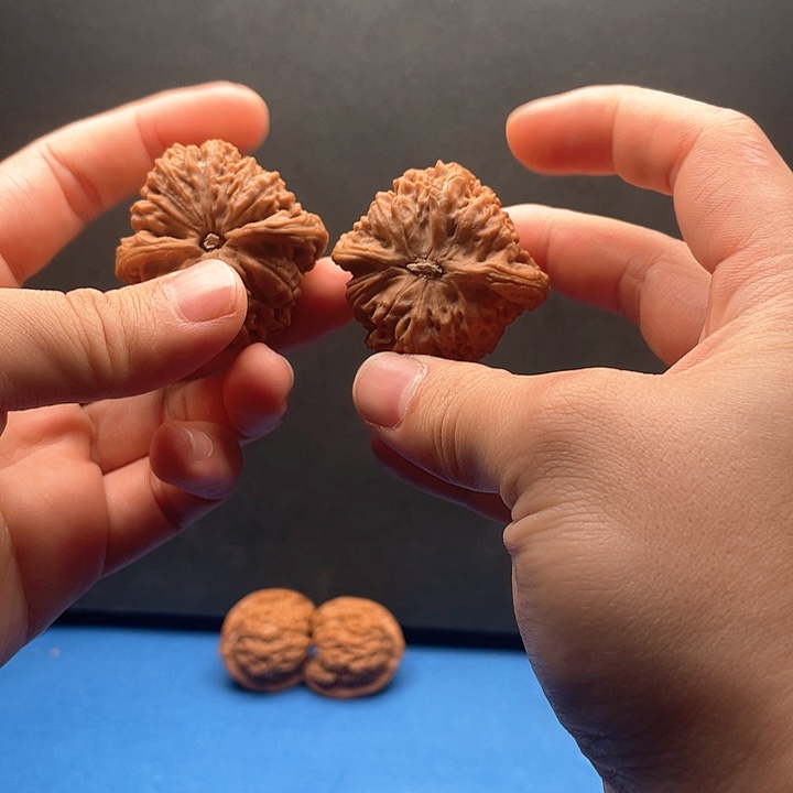 文玩核桃吊坠@***君南疆。30元