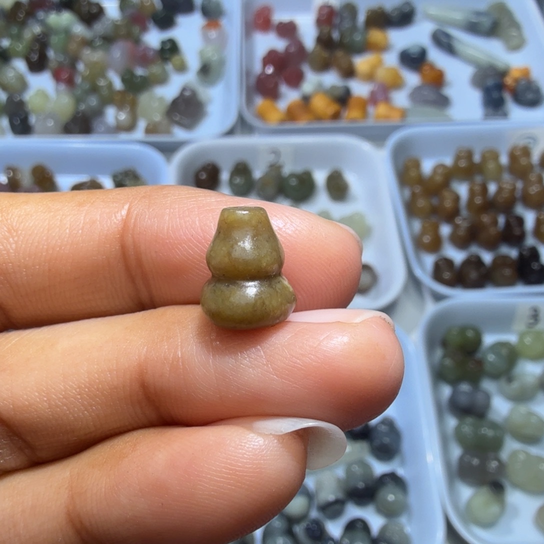 和田玉未镶嵌珠宝奇石