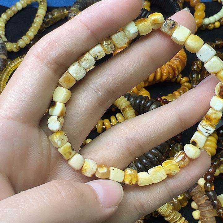 非金属意臻珠宝天然手串