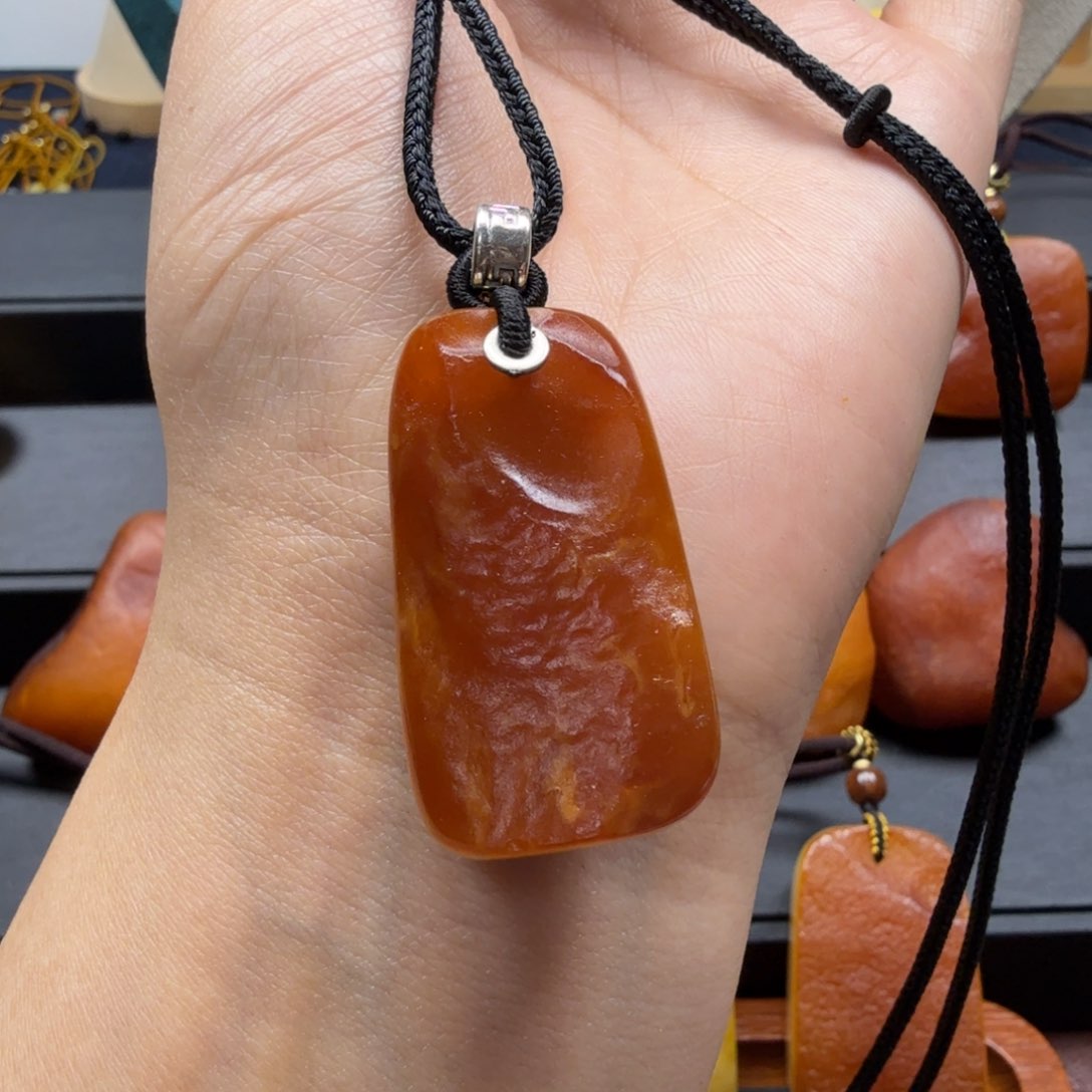 琥珀吊坠(赠链)未镶嵌