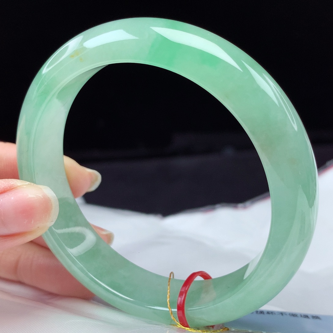 翡翠手镯未镶嵌56圈0492