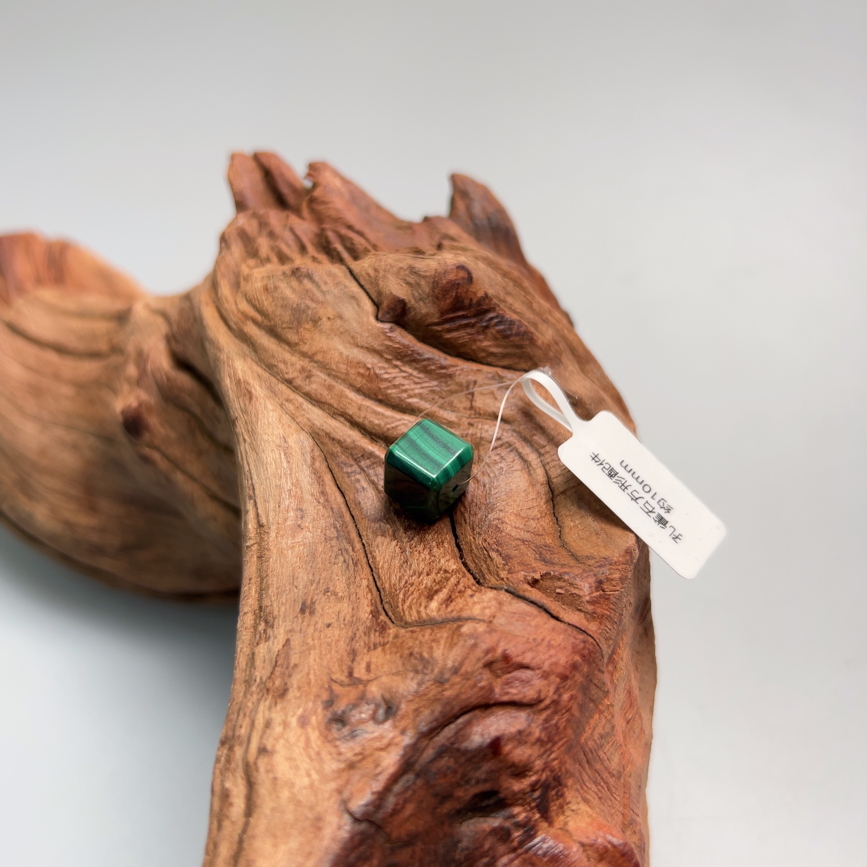 孔雀石方形配件约10mm