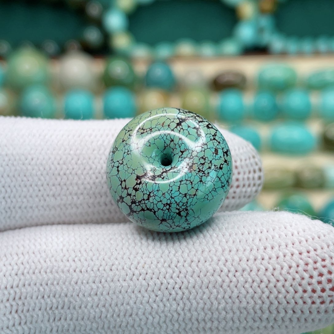 绿松石未镶嵌颈饰