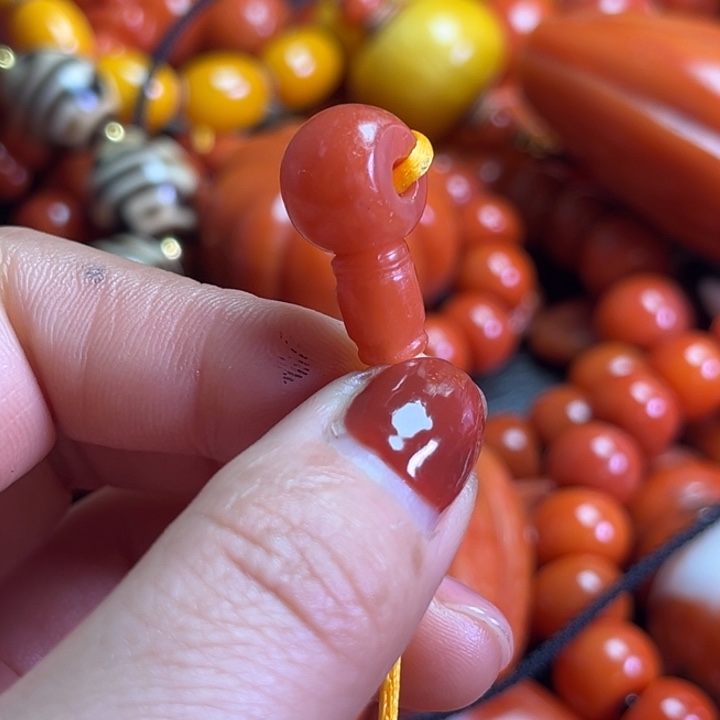 颈饰琉璃?***?琉璃………..