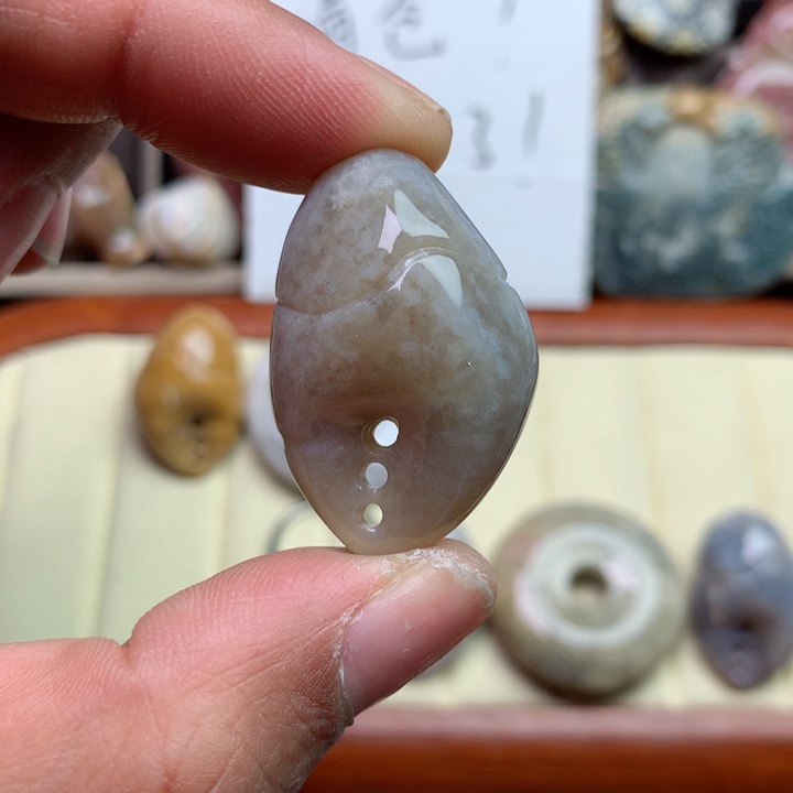 硅化珊瑚（珊瑚玉）颈饰未镶嵌