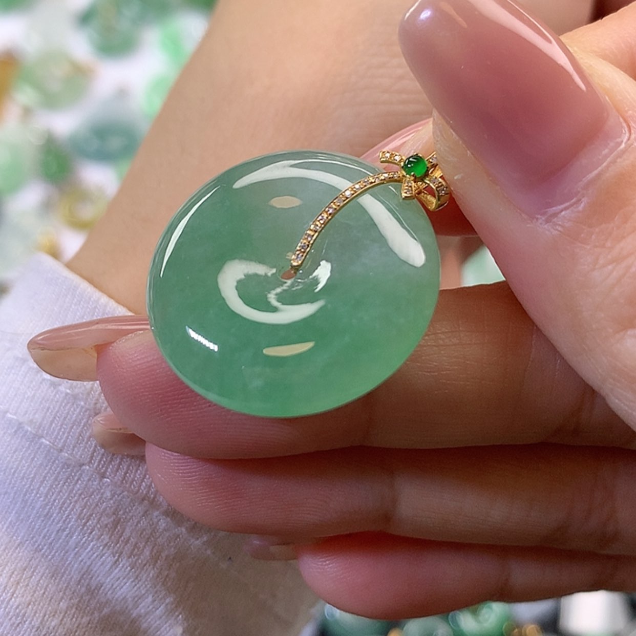 【闪购商品】翡翠吊坠(赠链)18K金镶嵌