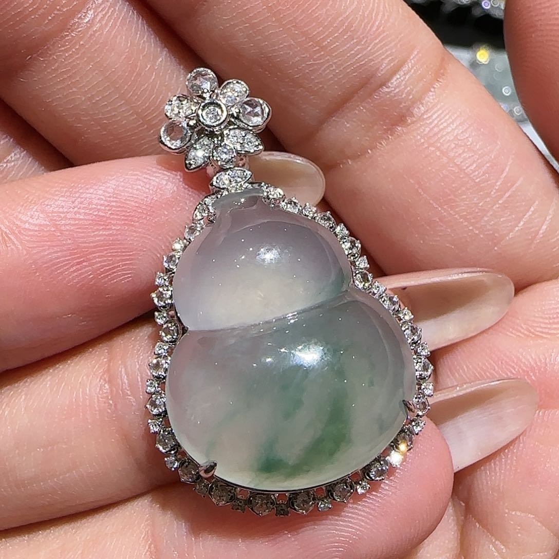 【闪购商品】颈饰18K金镶嵌翡翠天然