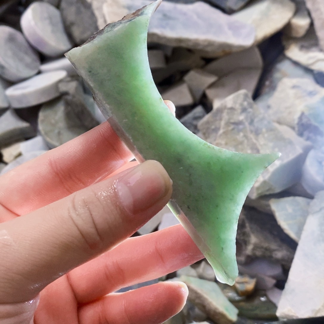 翡翠未镶嵌颈饰天然翡翠