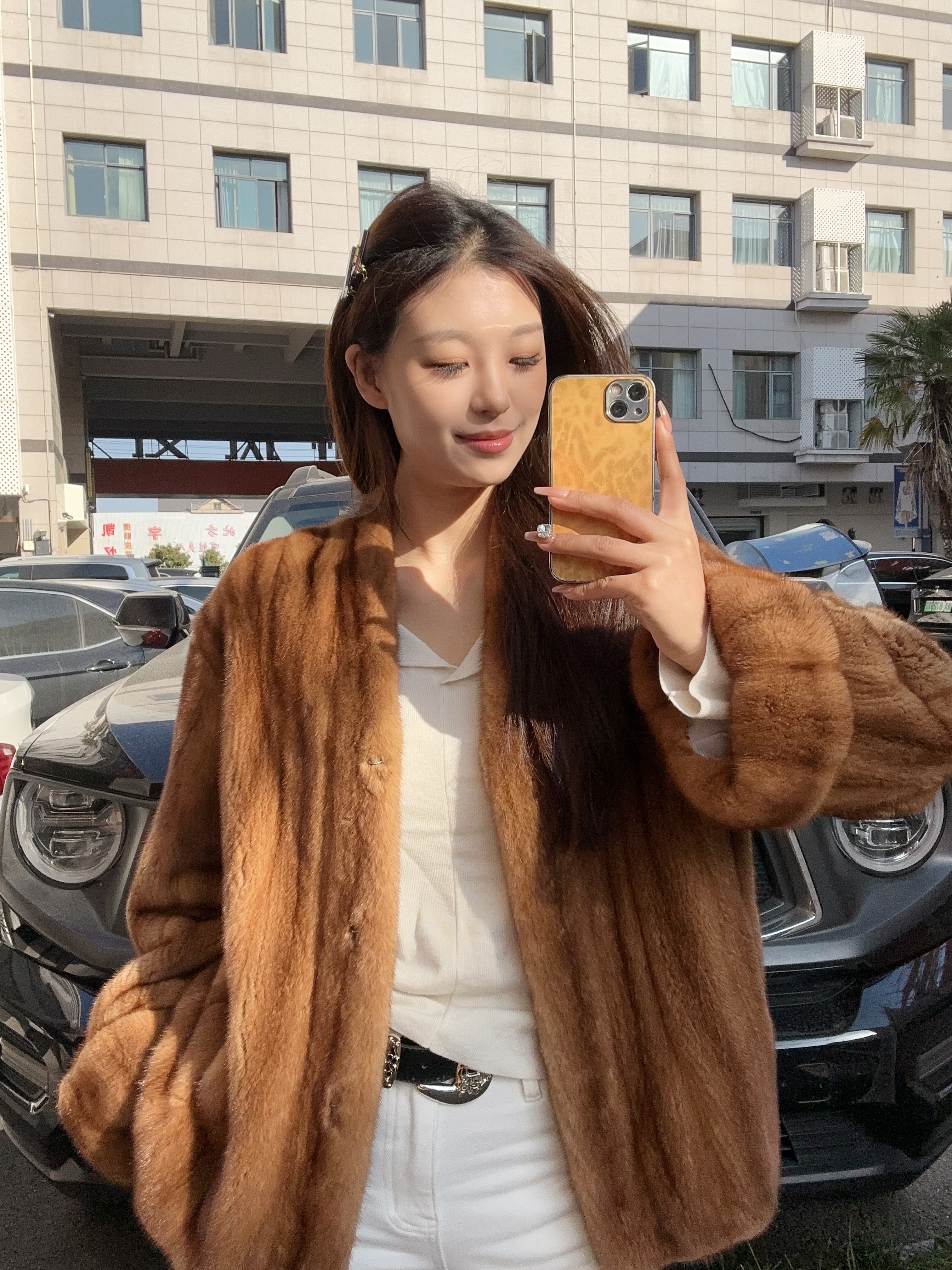 2025年新款紫金短二机开分刀南瓜挽袖皮草外套