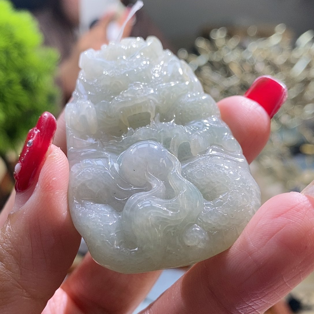 【闪购商品】翡翠颈饰未镶嵌龙牌