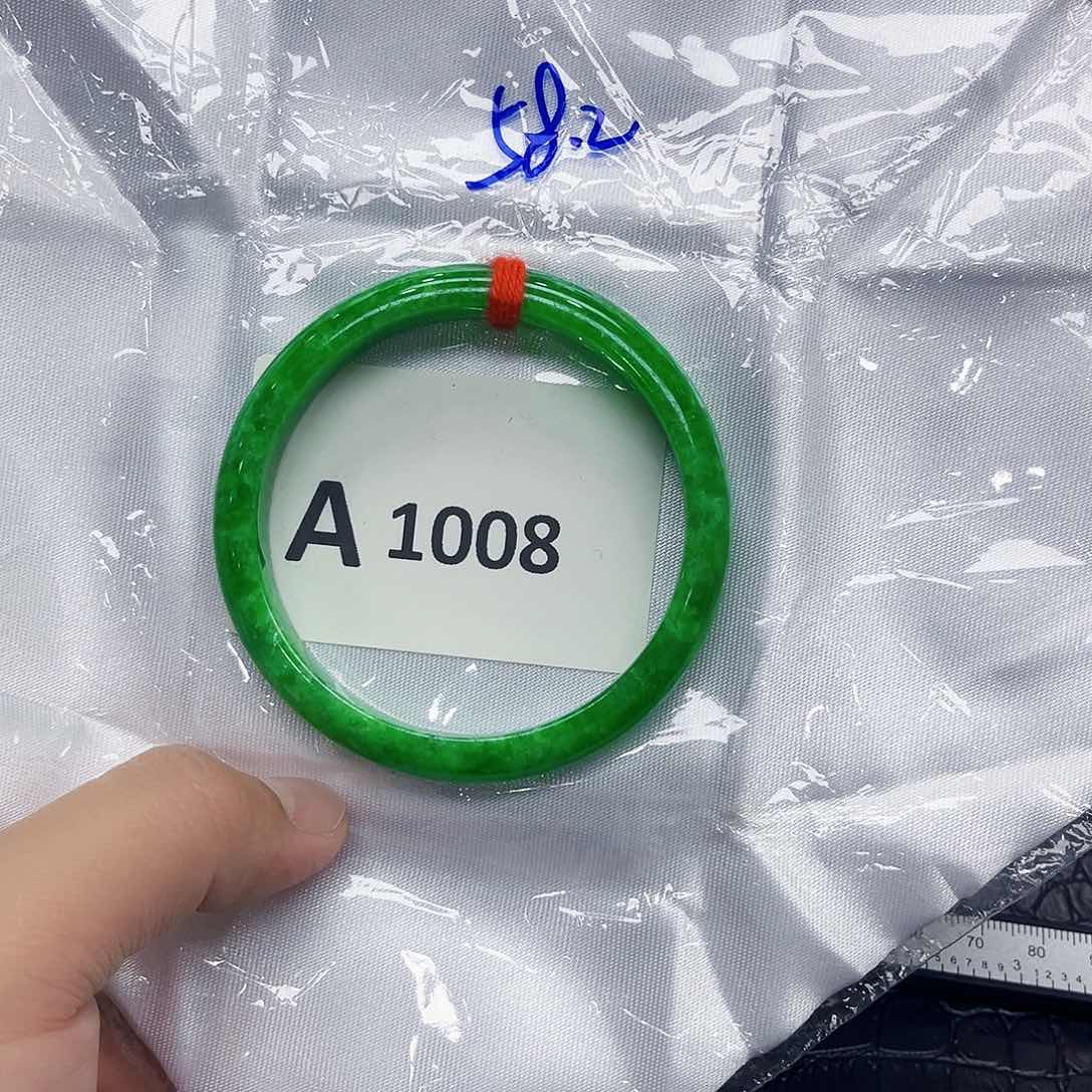 翡翠手镯未镶嵌默认微瑕