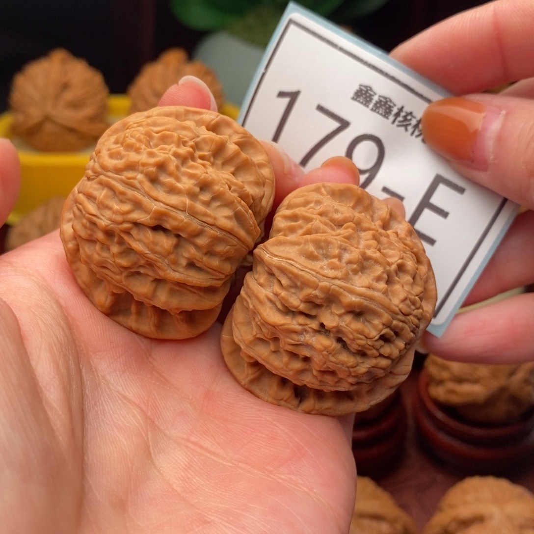 文玩核桃把件白狮40