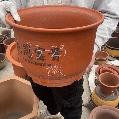 紫砂中国宜兴紫砂花盆，