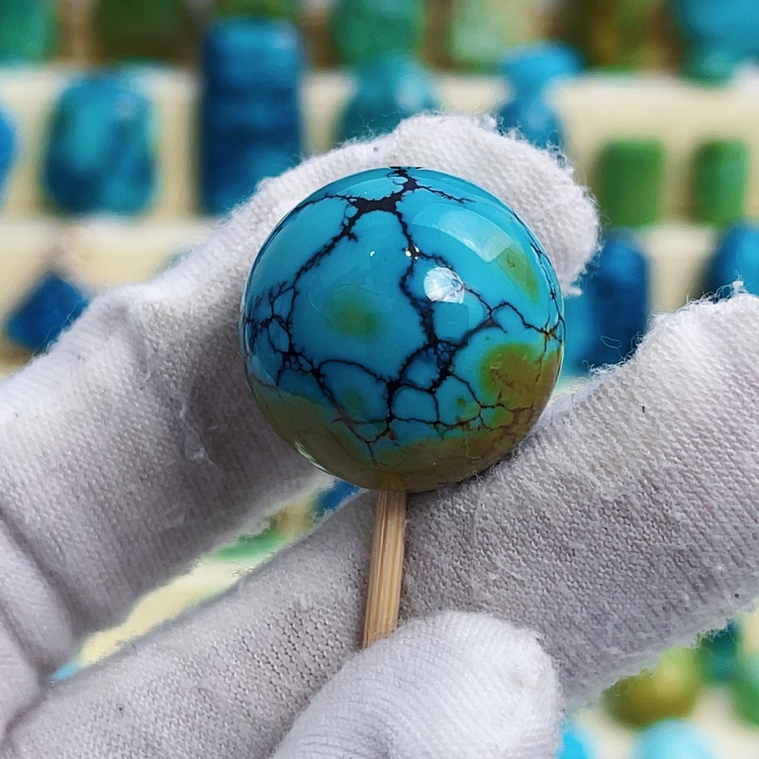 绿松石未镶嵌颈饰