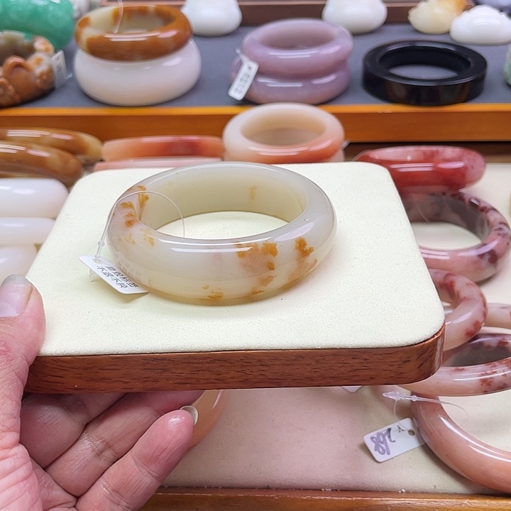 未镶嵌手镯石英质玉不****惯